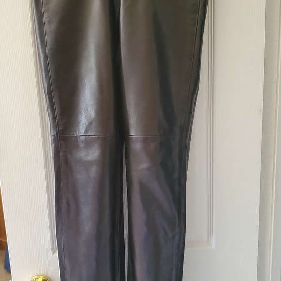 Danier Leather 3-piece Suit (jacket, skirt, pants). - Picture 6 of 7